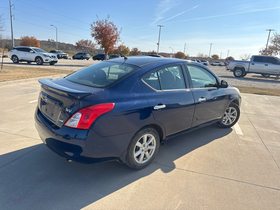 Nissan Versa 4dr Sdn CVT 1.6 SV 2014