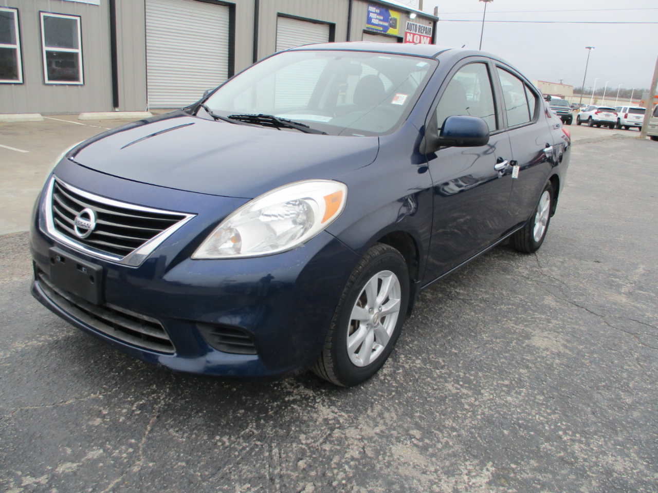 2014 Nissan Versa Sedan SV