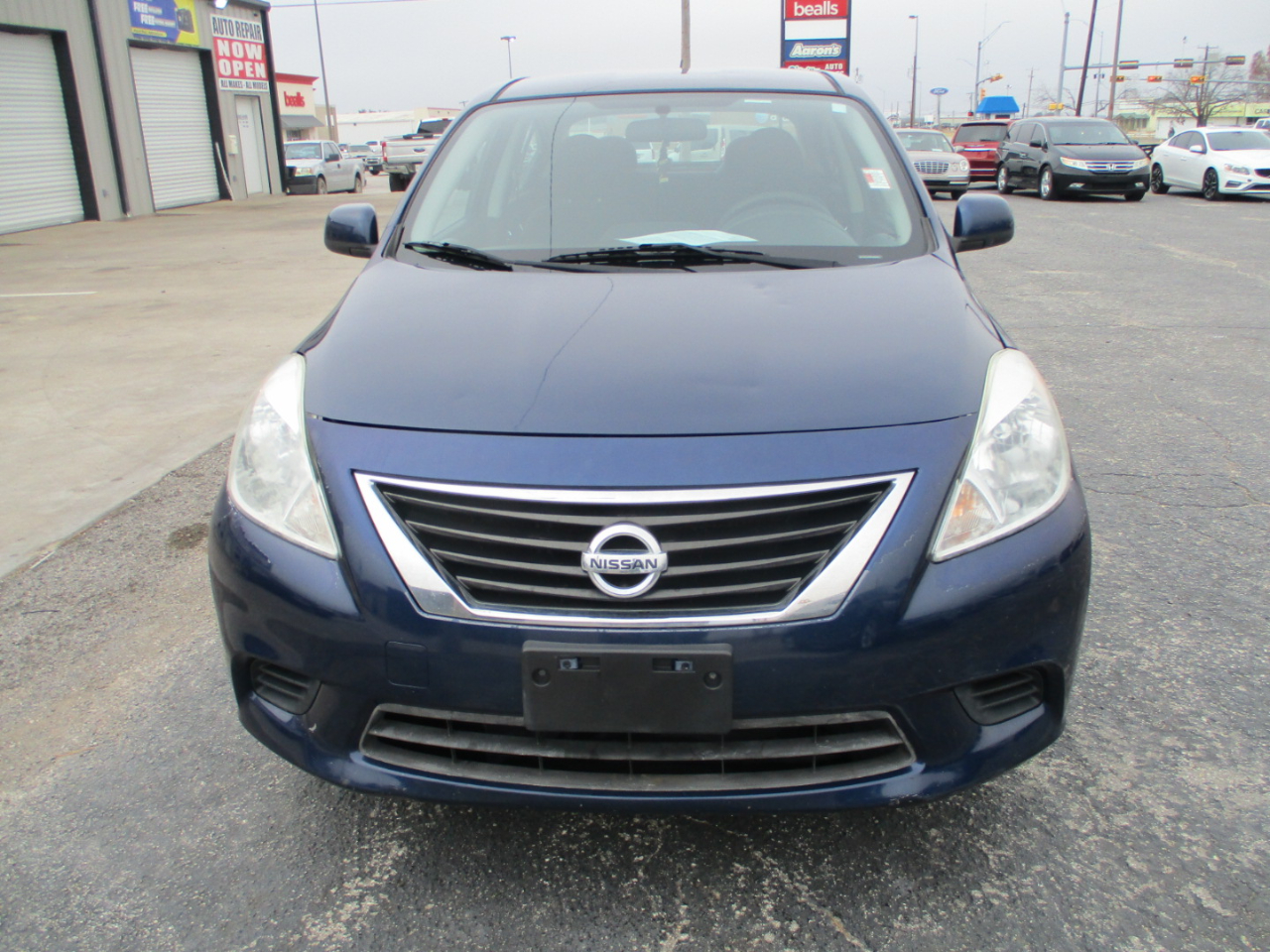 Nissan Versa 4dr Sdn CVT 1.6 SV 2014