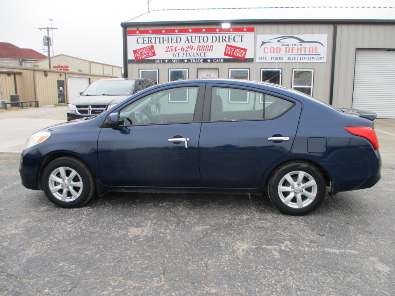 Nissan Versa 4dr Sdn CVT 1.6 SV 2014