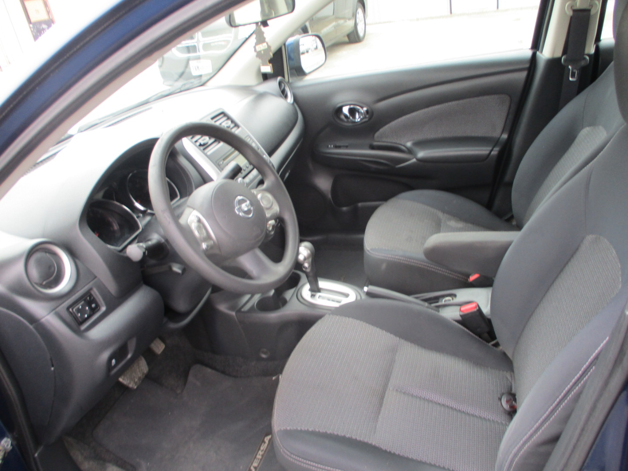 Nissan Versa 4dr Sdn CVT 1.6 SV 2014