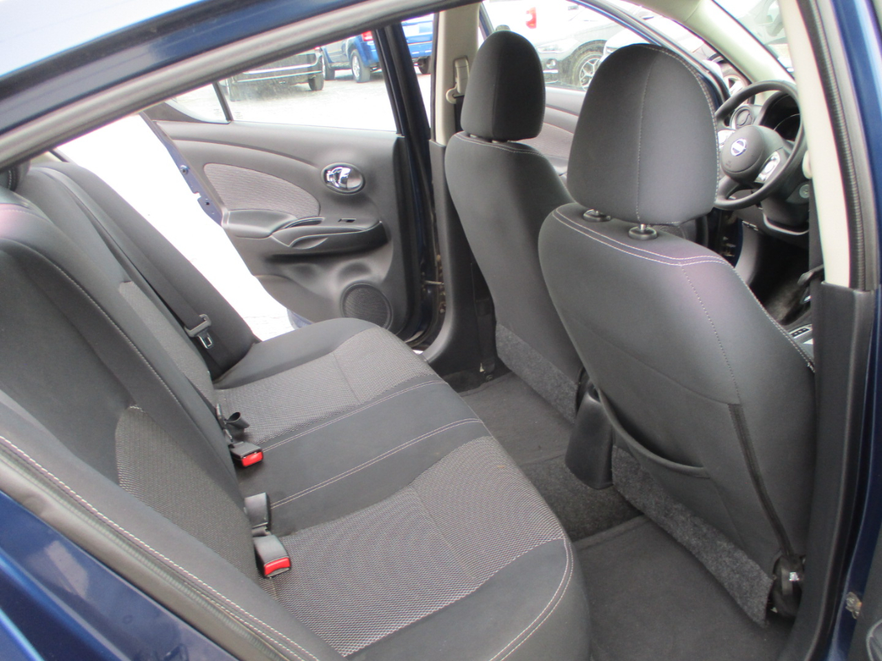 Nissan Versa 4dr Sdn CVT 1.6 SV 2014