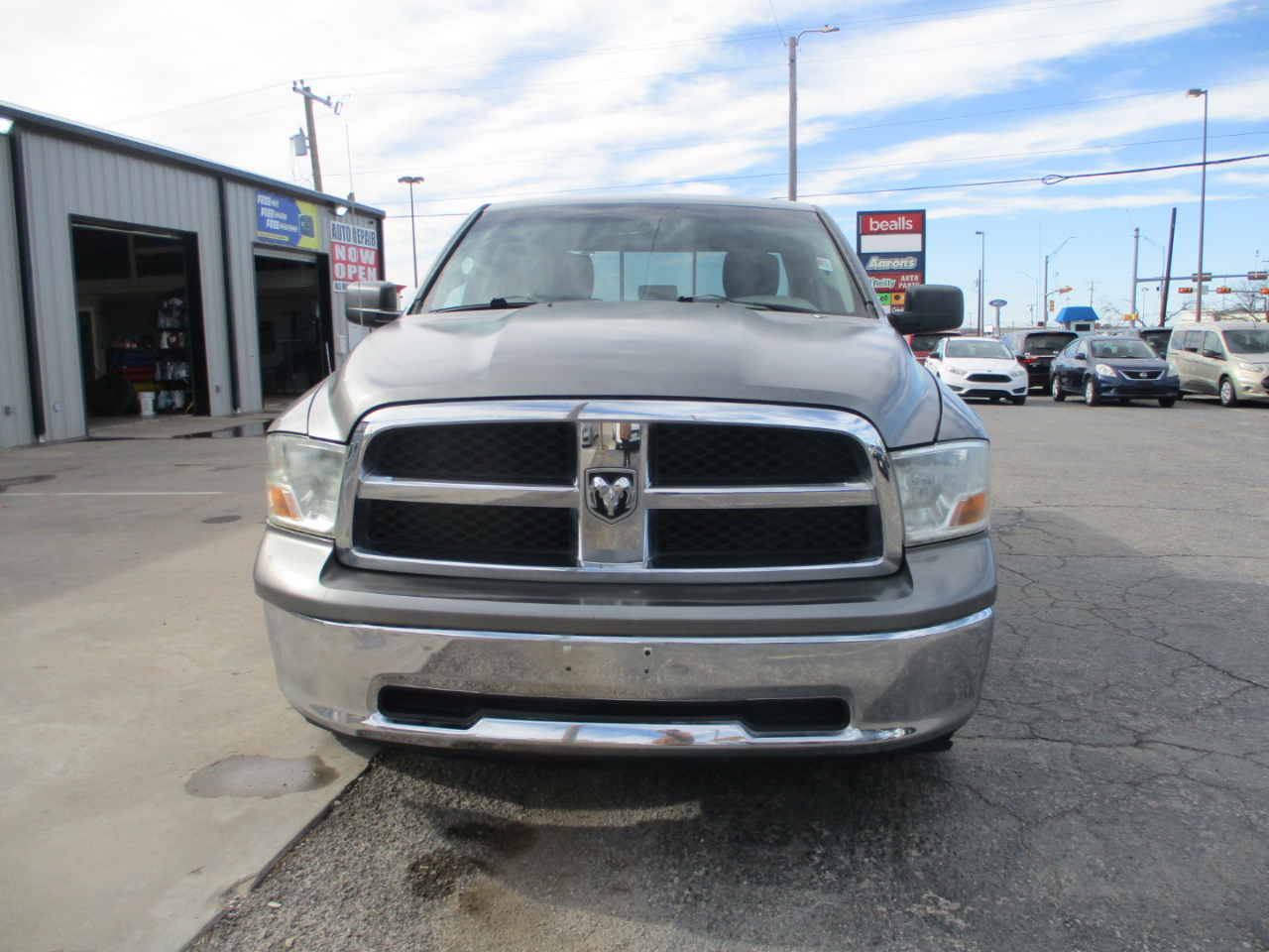 RAM 1500 2WD Quad Cab 140.5" SLT 2012