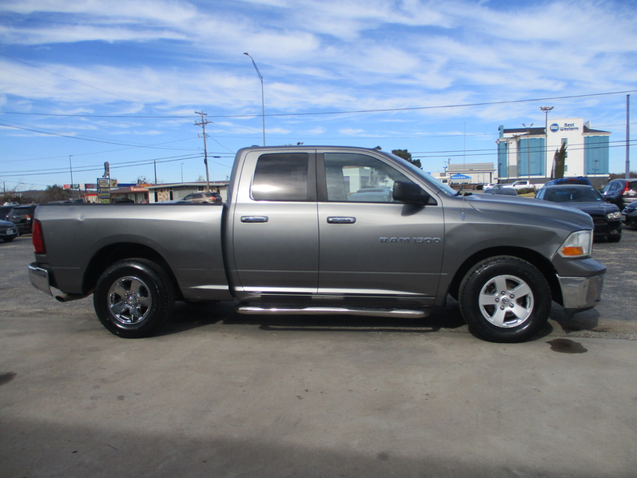 RAM 1500 2WD Quad Cab 140.5" SLT 2012