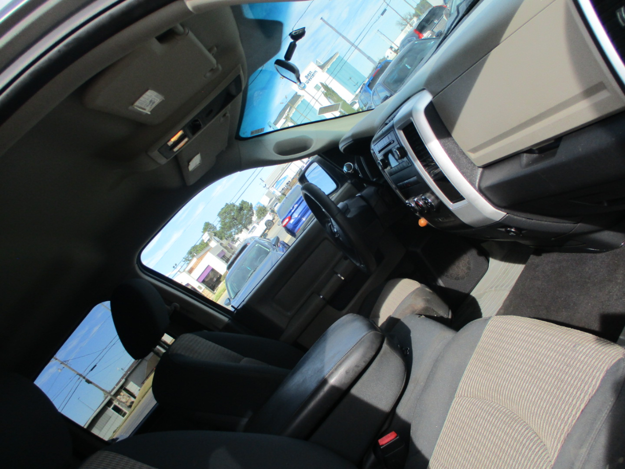 RAM 1500 2WD Quad Cab 140.5" SLT 2012