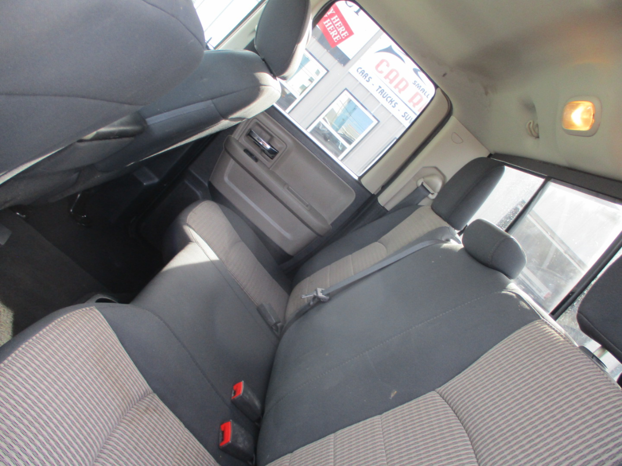 RAM 1500 2WD Quad Cab 140.5" SLT 2012