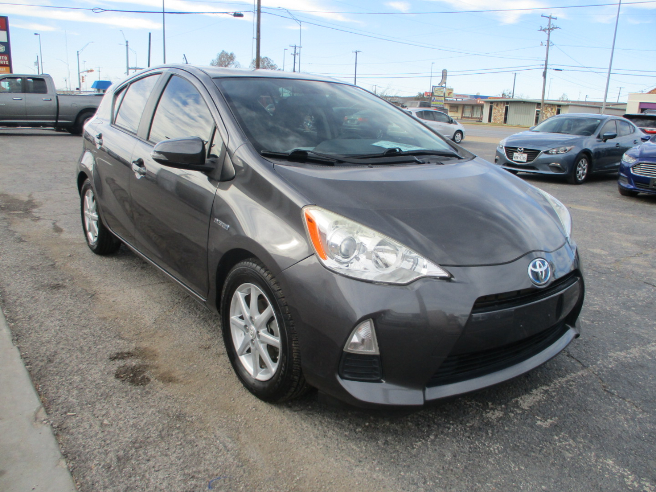 Toyota Prius c 5dr HB Three (Natl) 2012