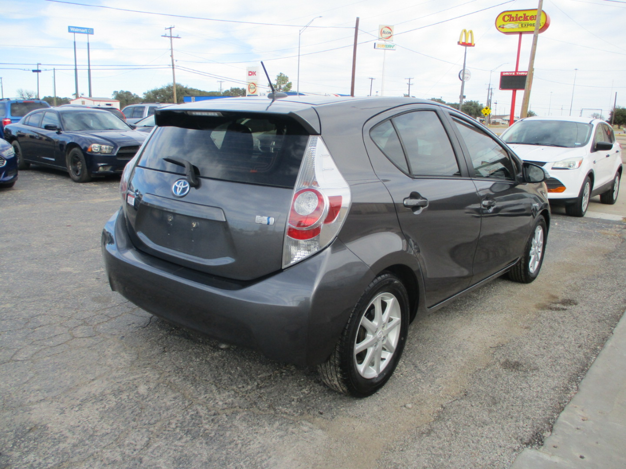 Toyota Prius c 5dr HB Three (Natl) 2012