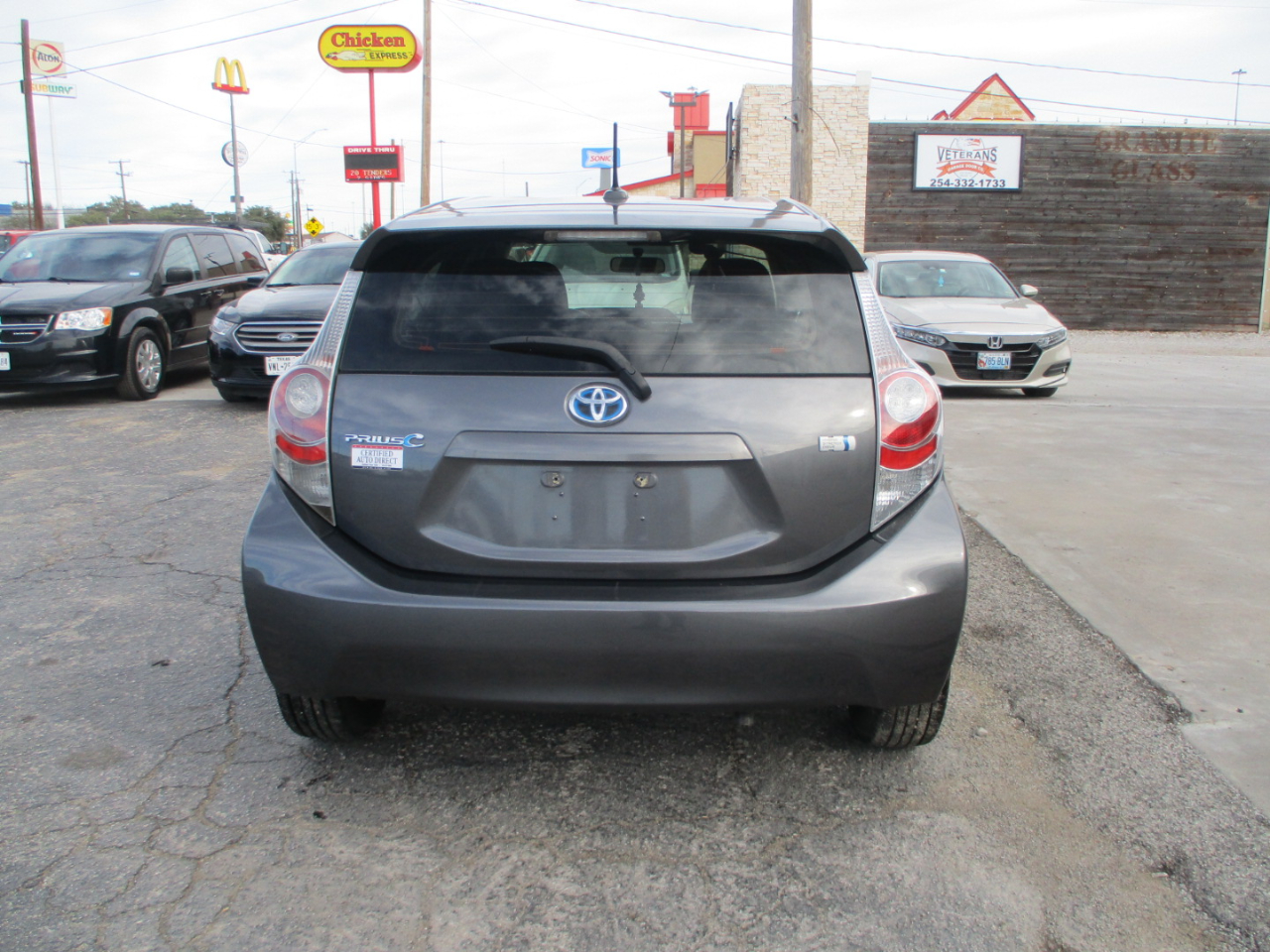 Toyota Prius c 5dr HB Three (Natl) 2012