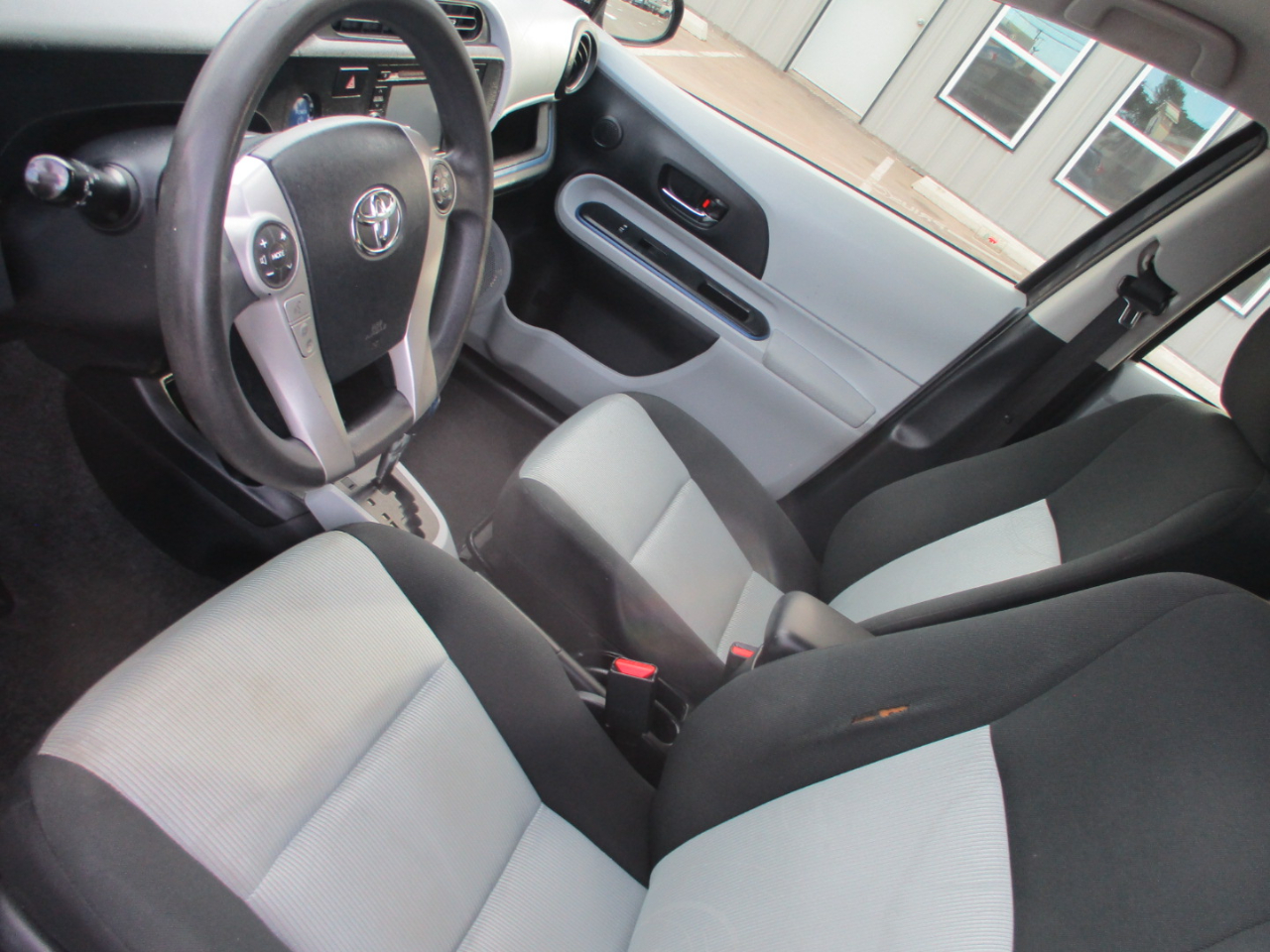 Toyota Prius c 5dr HB Three (Natl) 2012
