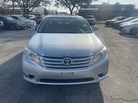 Toyota Avalon  2011