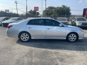 Toyota Avalon  2011
