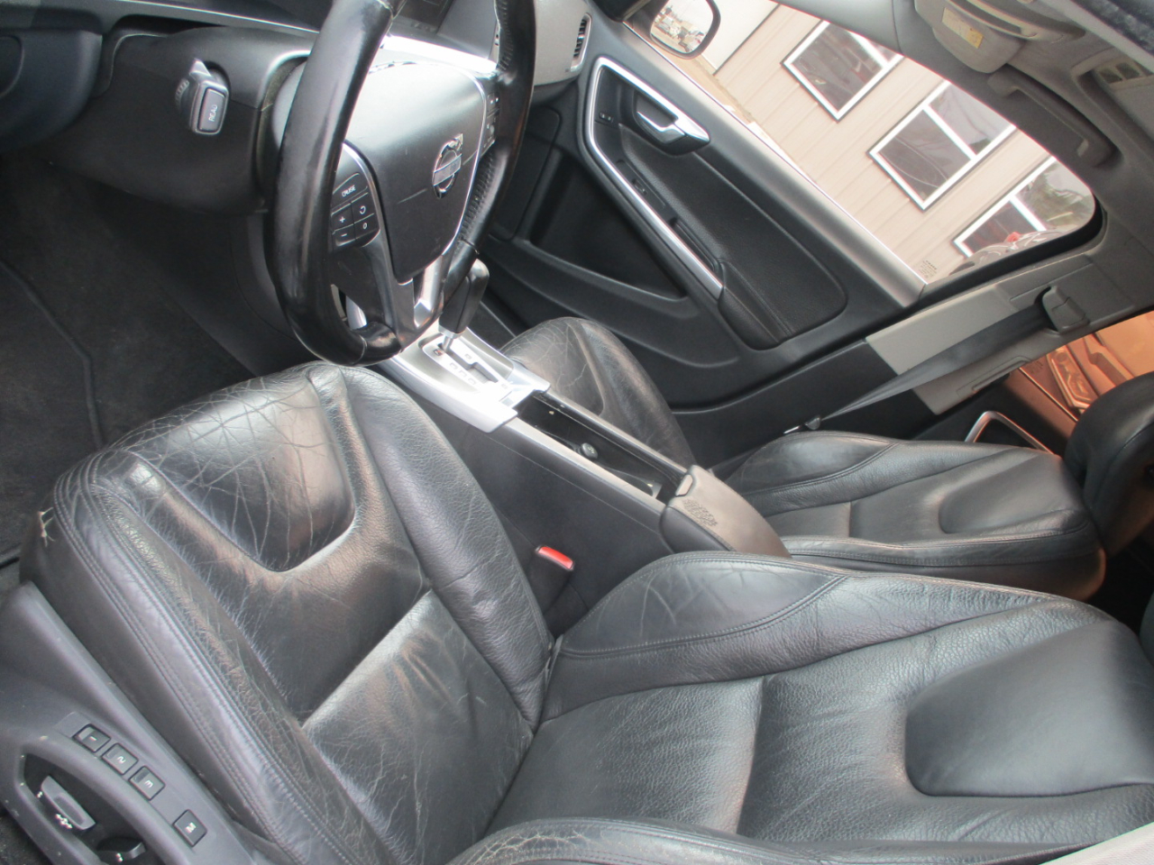 Volvo S60 FWD 4dr Sdn T5 2012