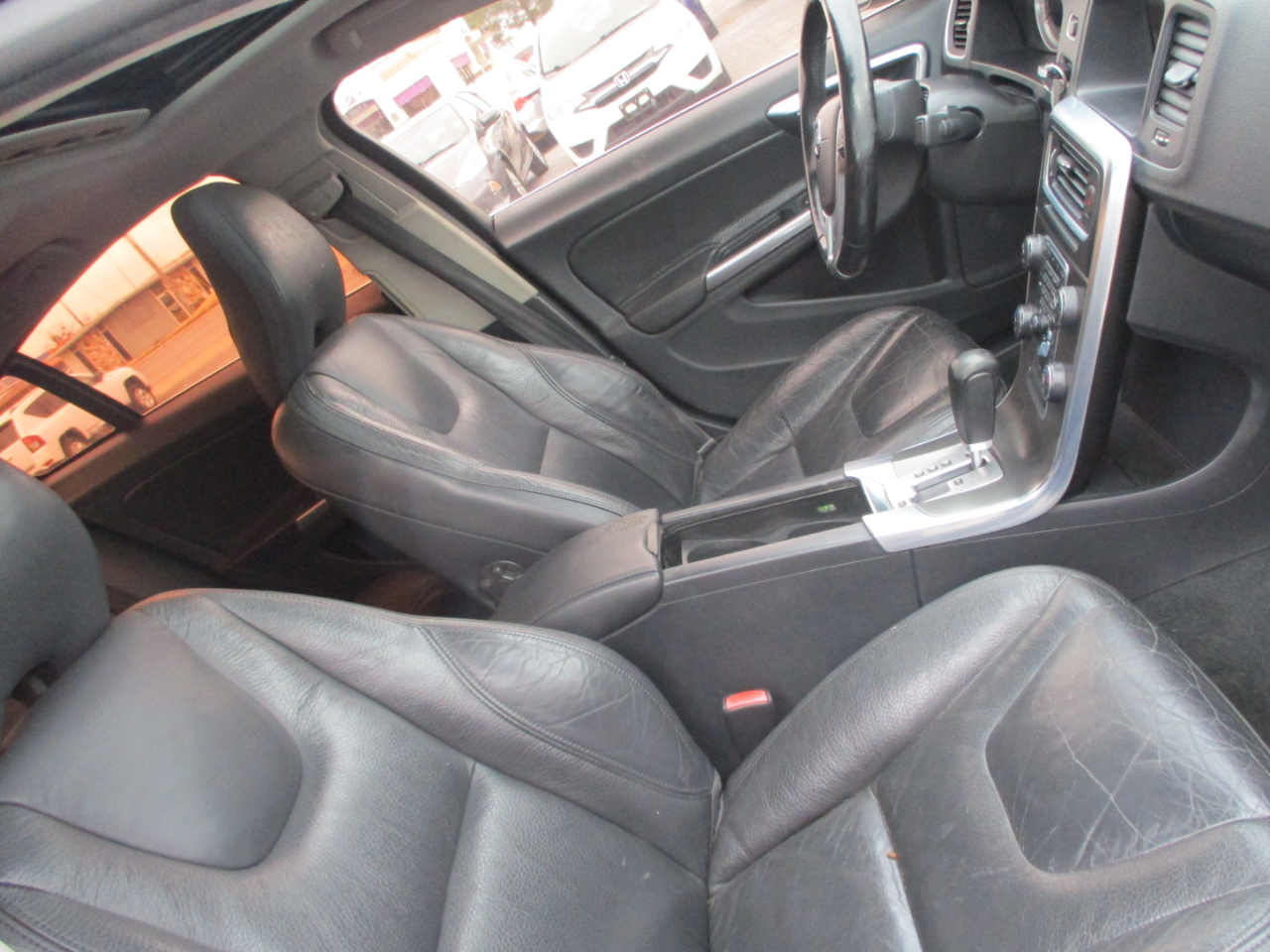 Volvo S60 FWD 4dr Sdn T5 2012