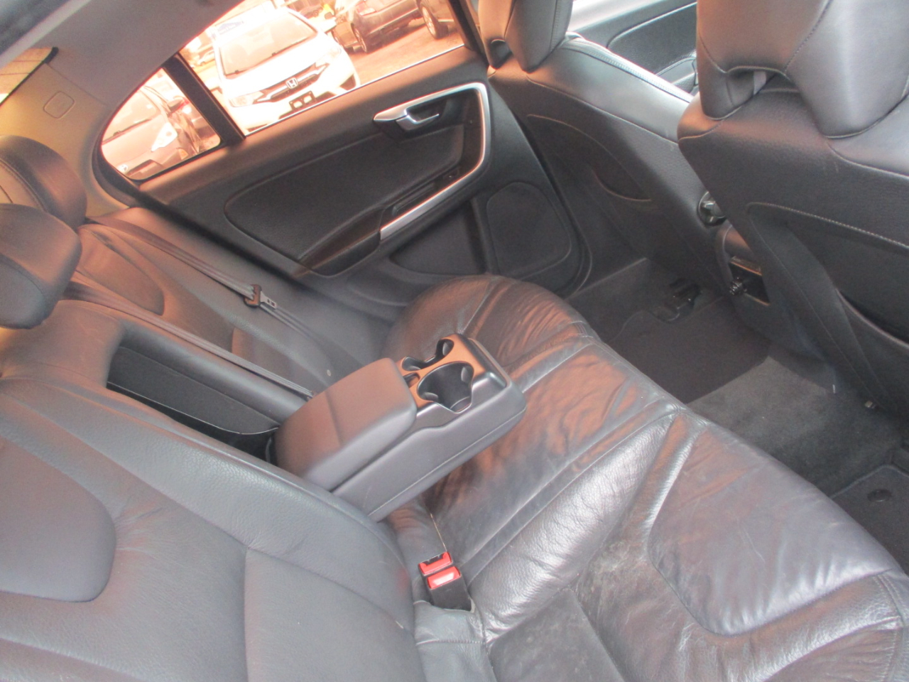 Volvo S60 FWD 4dr Sdn T5 2012