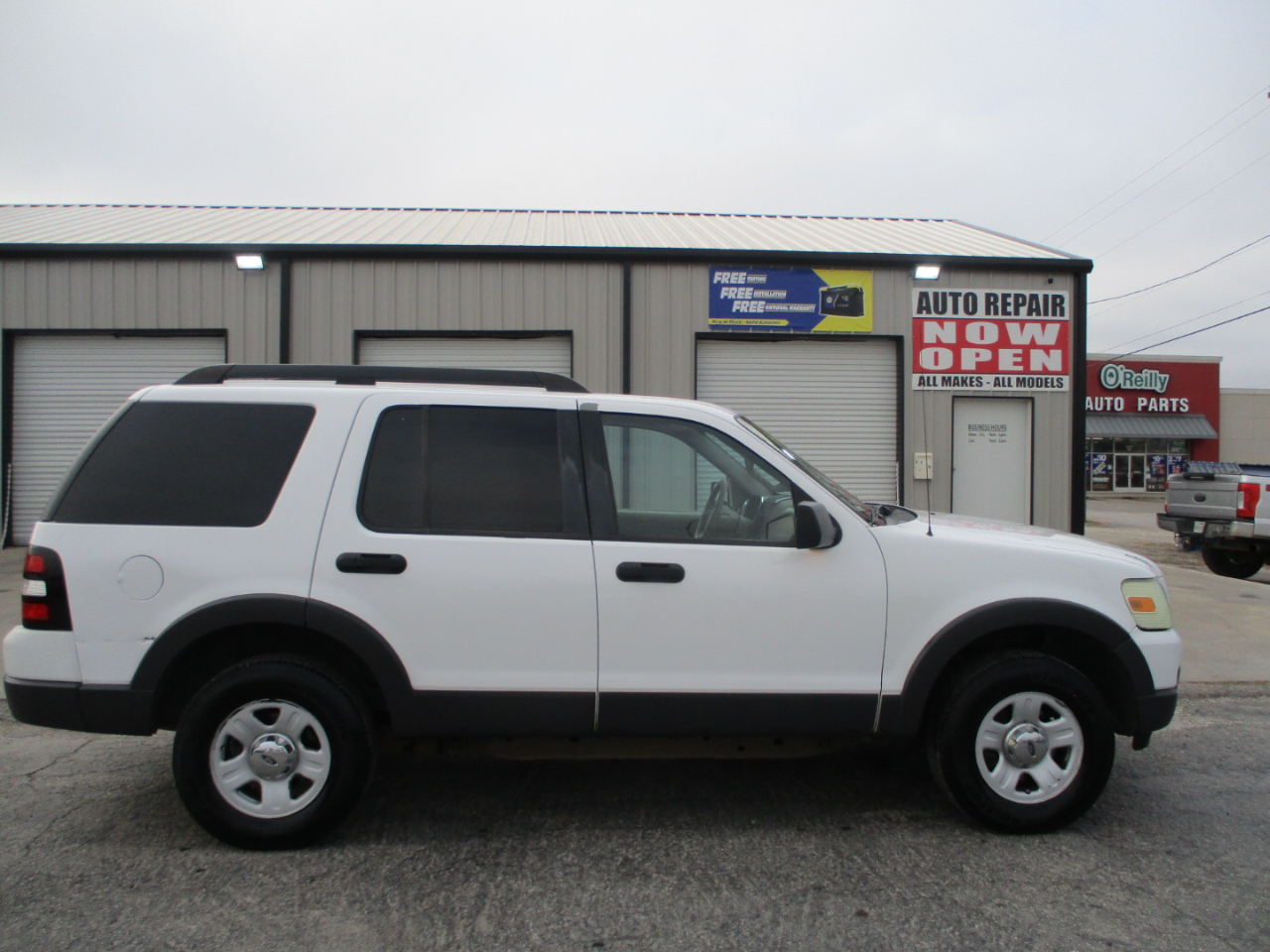 Ford Explorer 4dr 114" WB 4.0L XLT 2006
