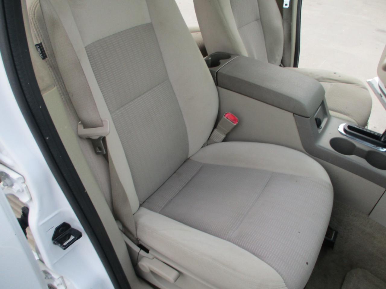 Ford Explorer 4dr 114" WB 4.0L XLT 2006