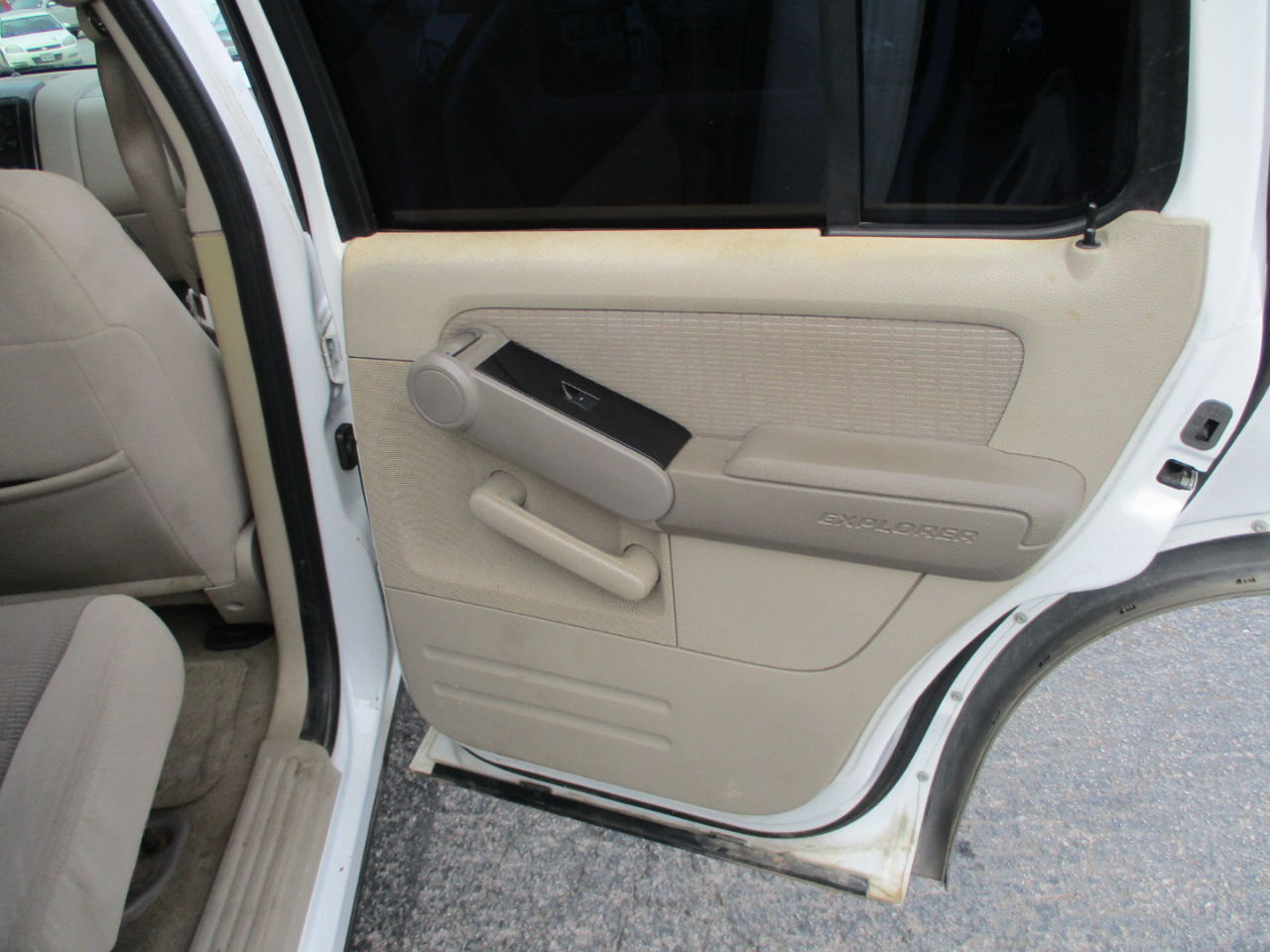 Ford Explorer 4dr 114" WB 4.0L XLT 2006