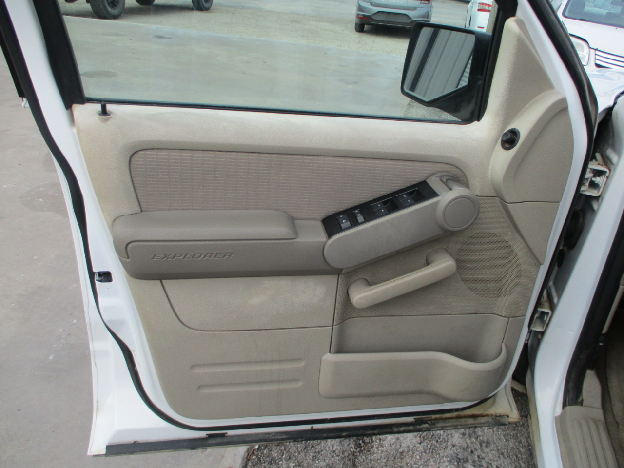 Ford Explorer 4dr 114" WB 4.0L XLT 2006