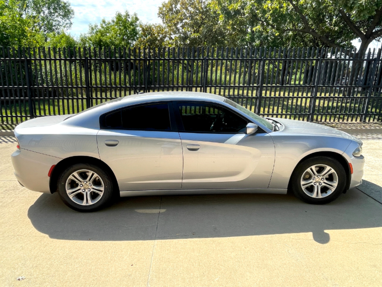 Dodge Charger 4dr Sdn SE RWD 2016