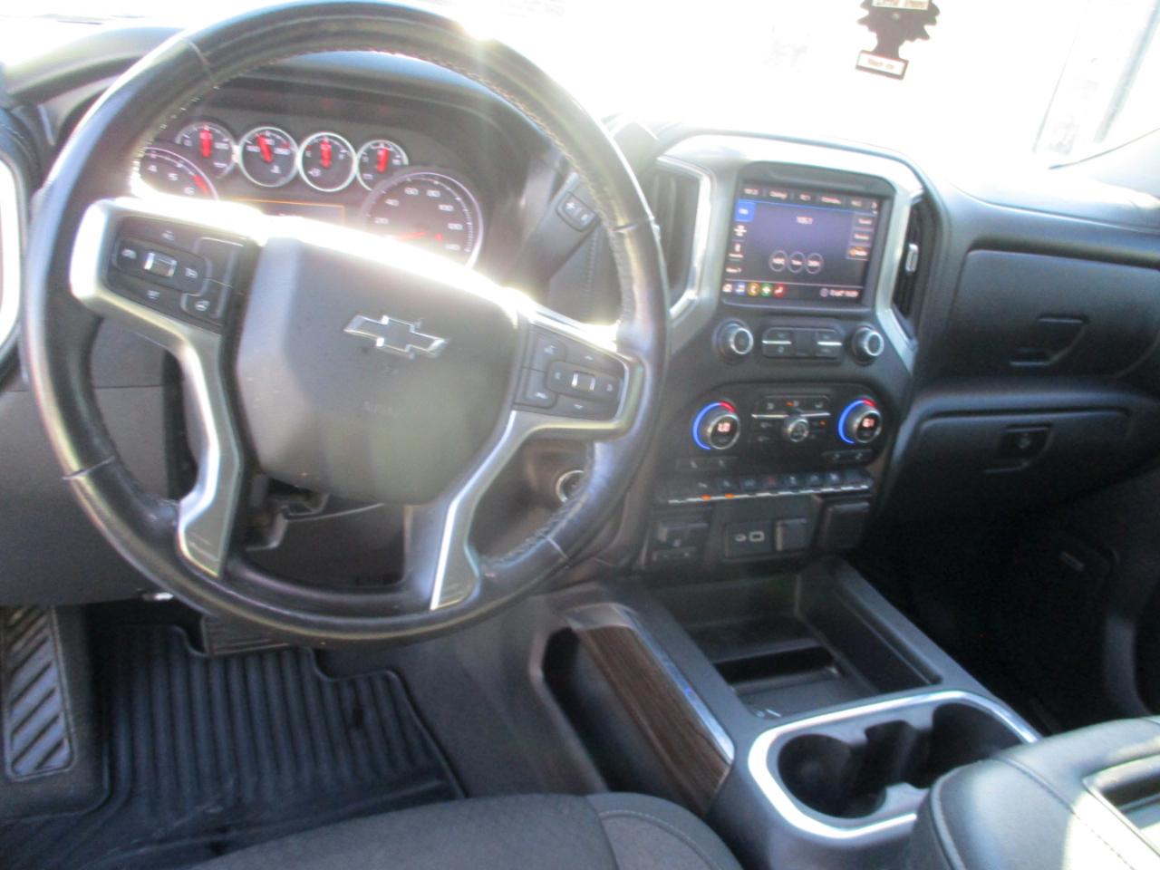 Chevrolet Silverado 1500 4WD Crew Cab 147" RST 2020