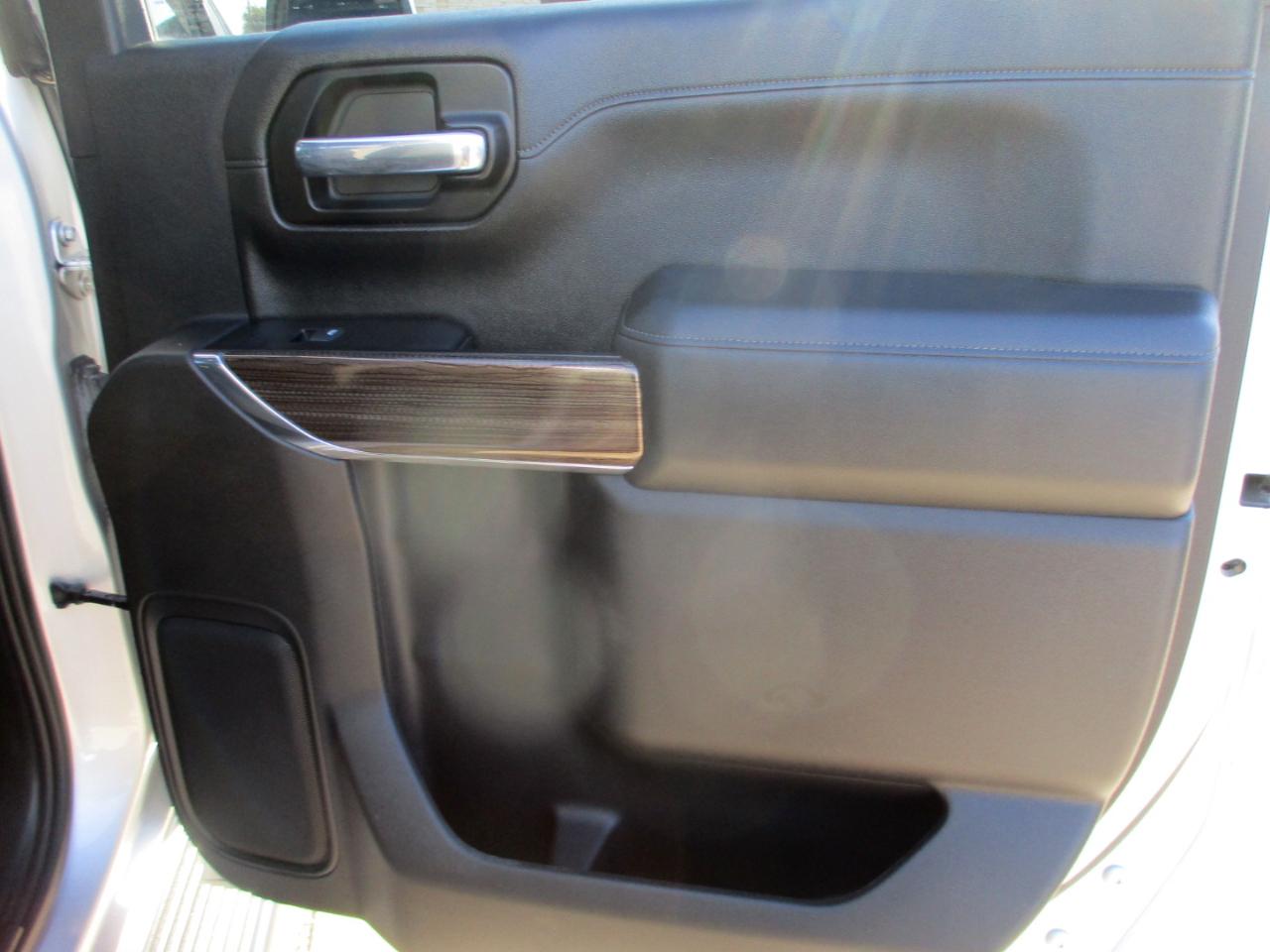 Chevrolet Silverado 1500 4WD Crew Cab 147" RST 2020