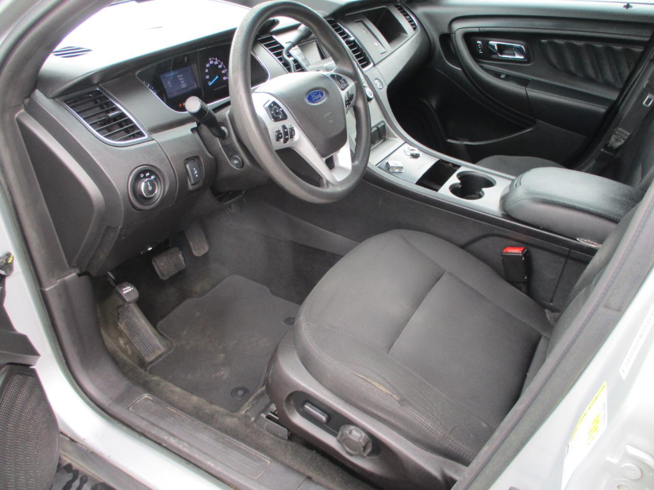 Ford TAURUS SE  2016