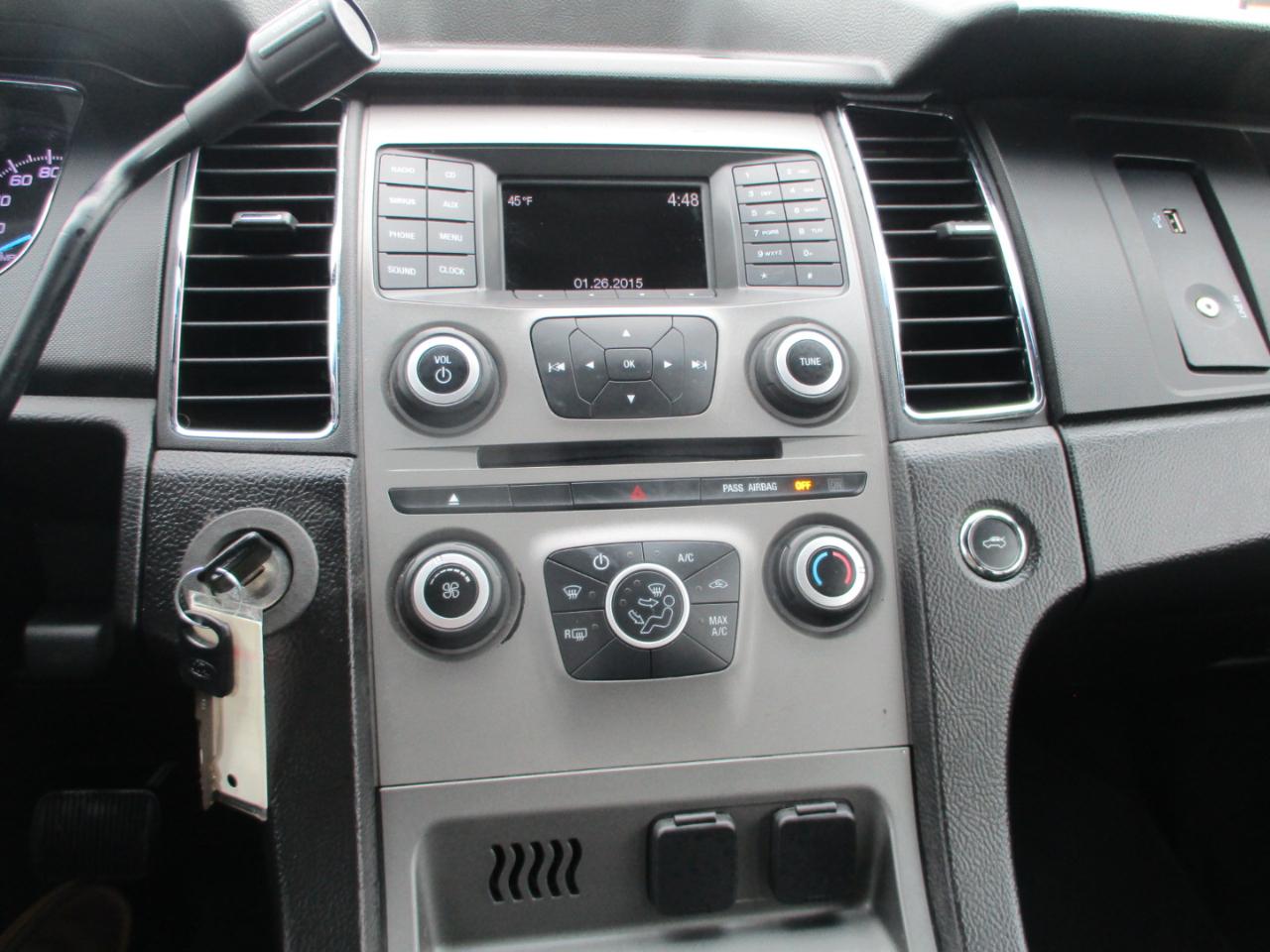 Ford TAURUS SE  2016