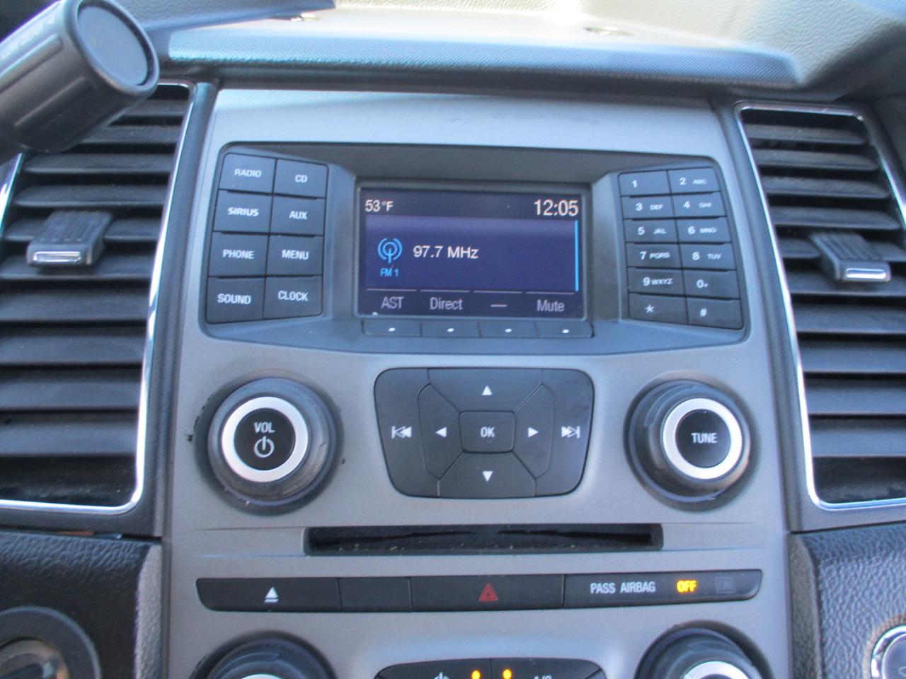 Ford TAURUS SE  2016