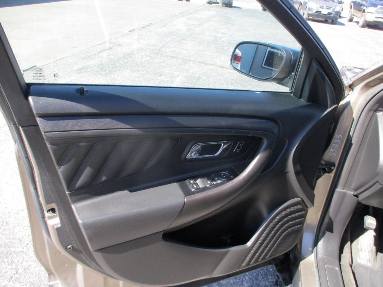 Ford TAURUS SE  2014