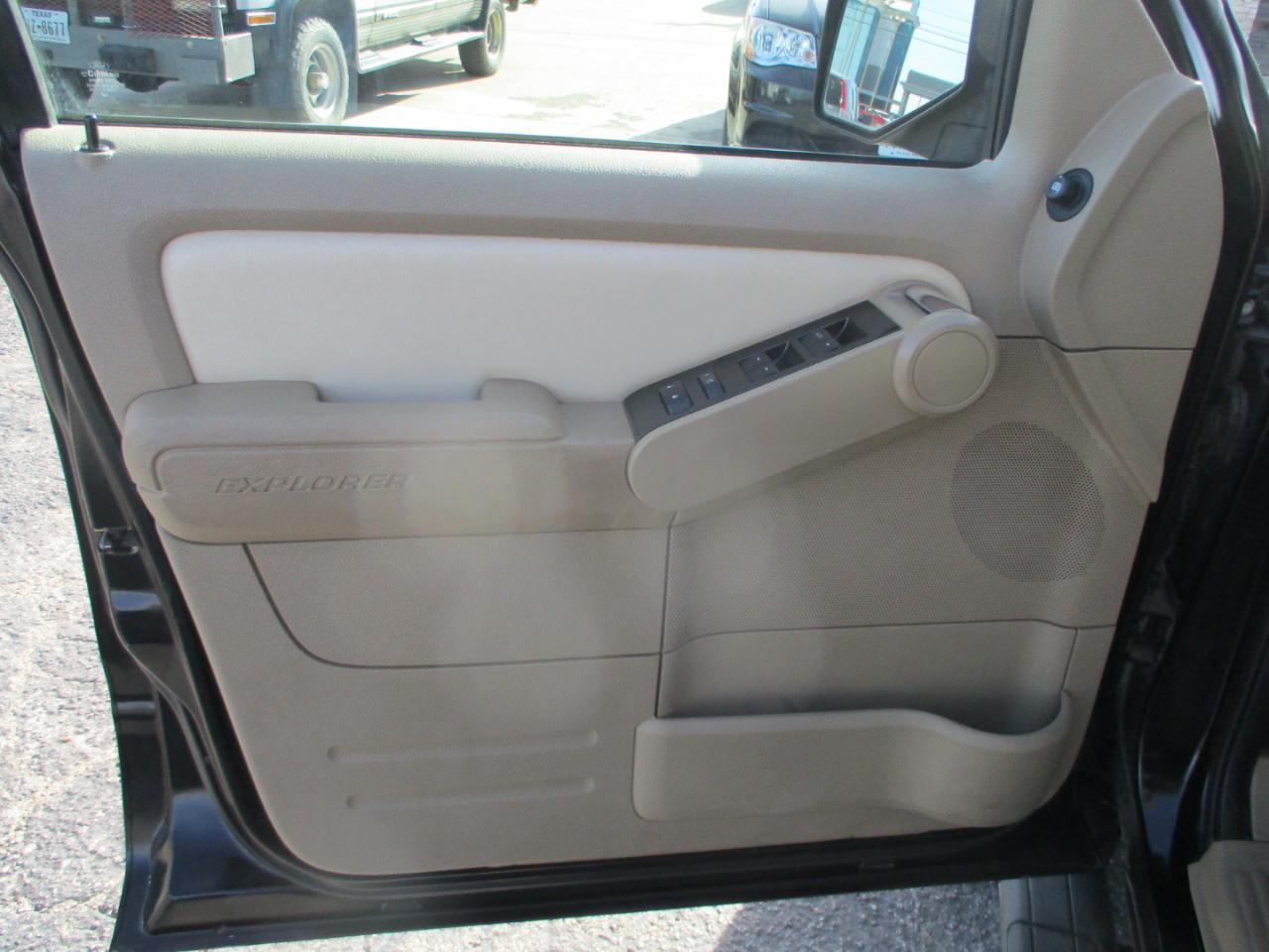 Ford Explorer Sport Trac RWD 4dr Limited 2010