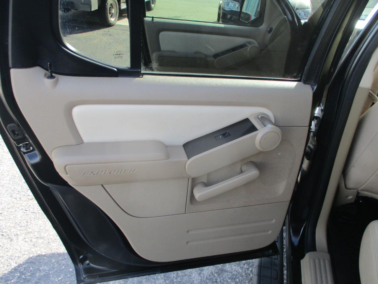 Ford Explorer Sport Trac RWD 4dr Limited 2010