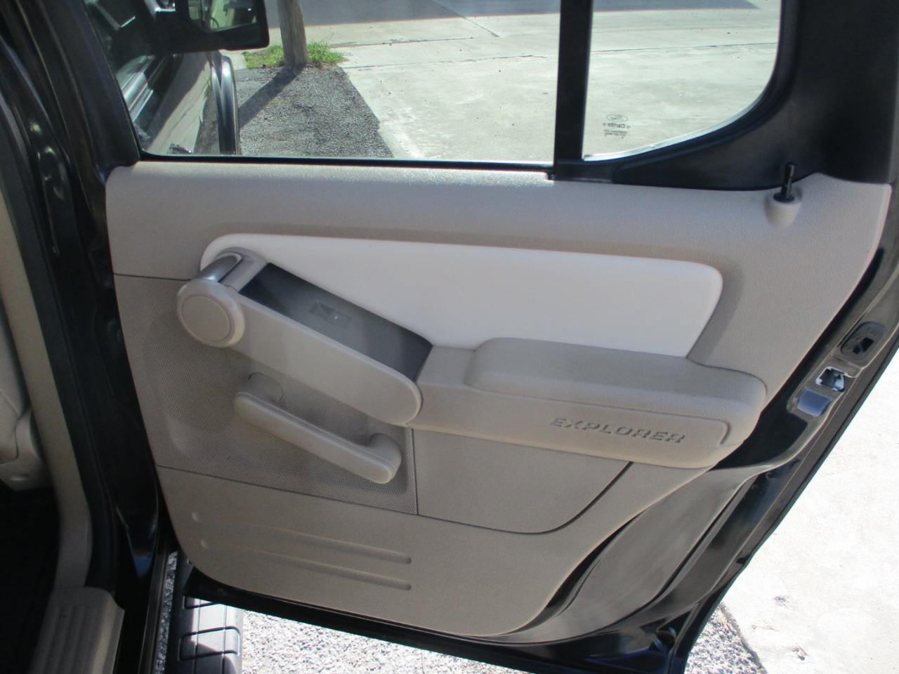 Ford Explorer Sport Trac RWD 4dr Limited 2010