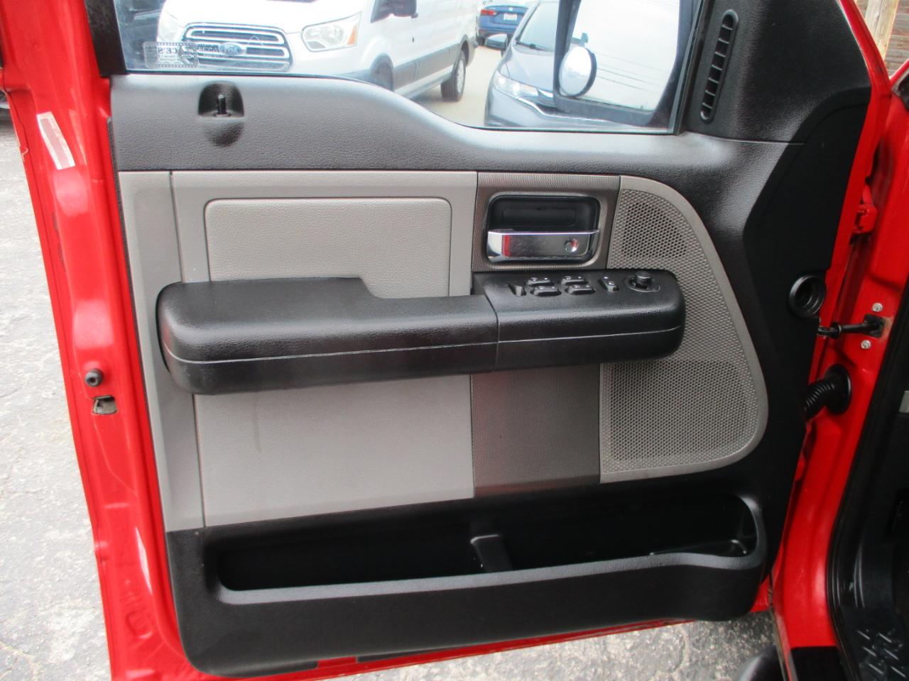 Ford F-150 SuperCrew 139" FX4 4WD 2006