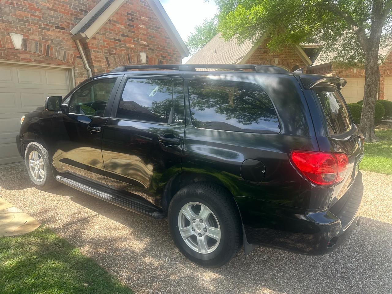 Toyota Sequoia RWD 4.6L SR5 (Natl) 2012