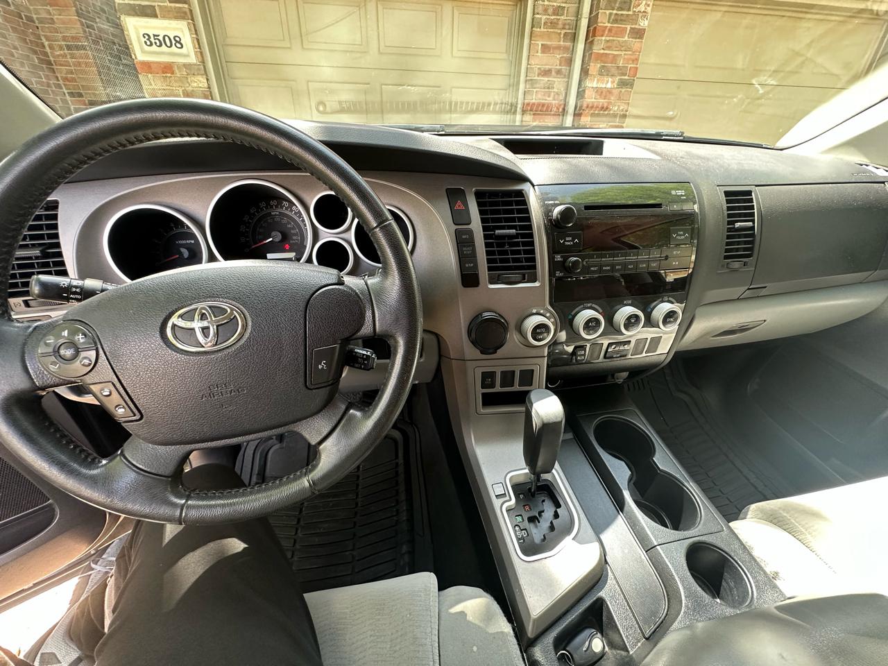 Toyota Sequoia RWD 4.6L SR5 (Natl) 2012