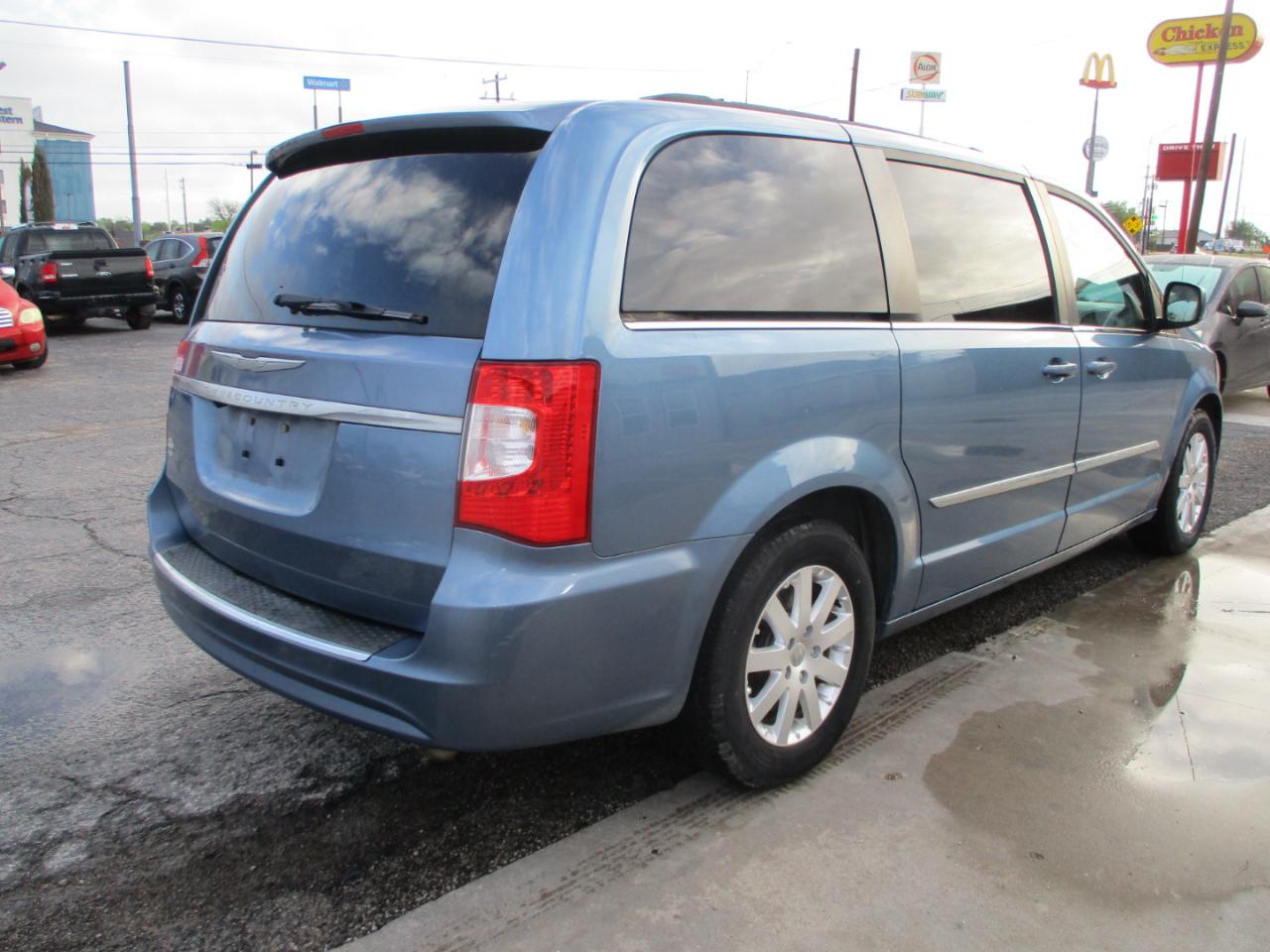 Chrysler Town & Country 4dr Wgn Touring 2012