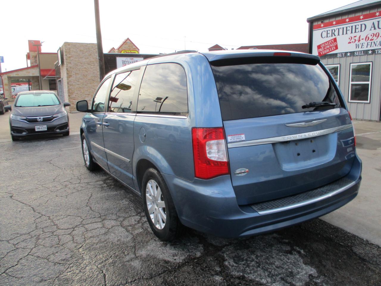Chrysler Town & Country 4dr Wgn Touring 2012