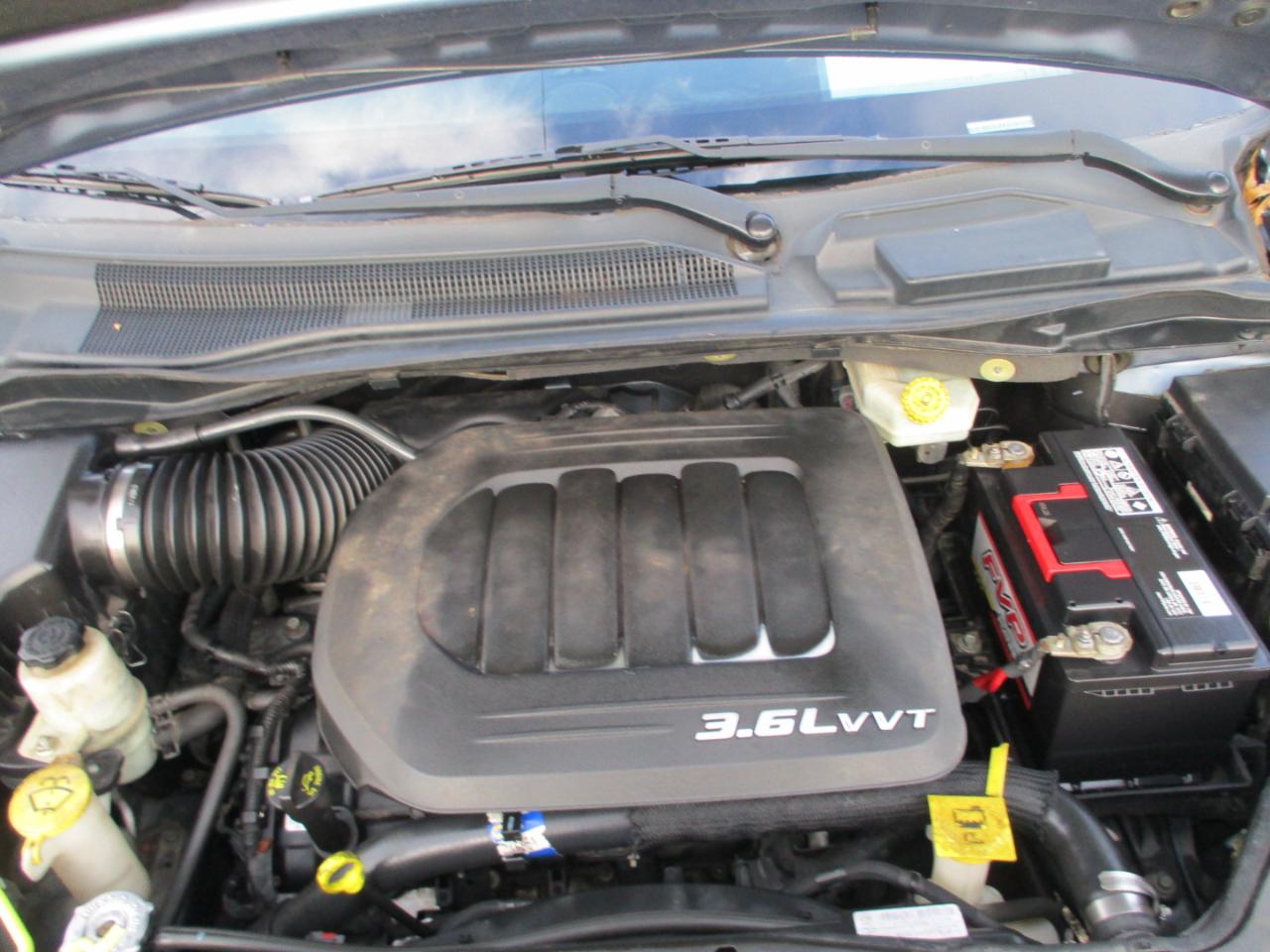 Chrysler Town & Country 4dr Wgn Touring 2012