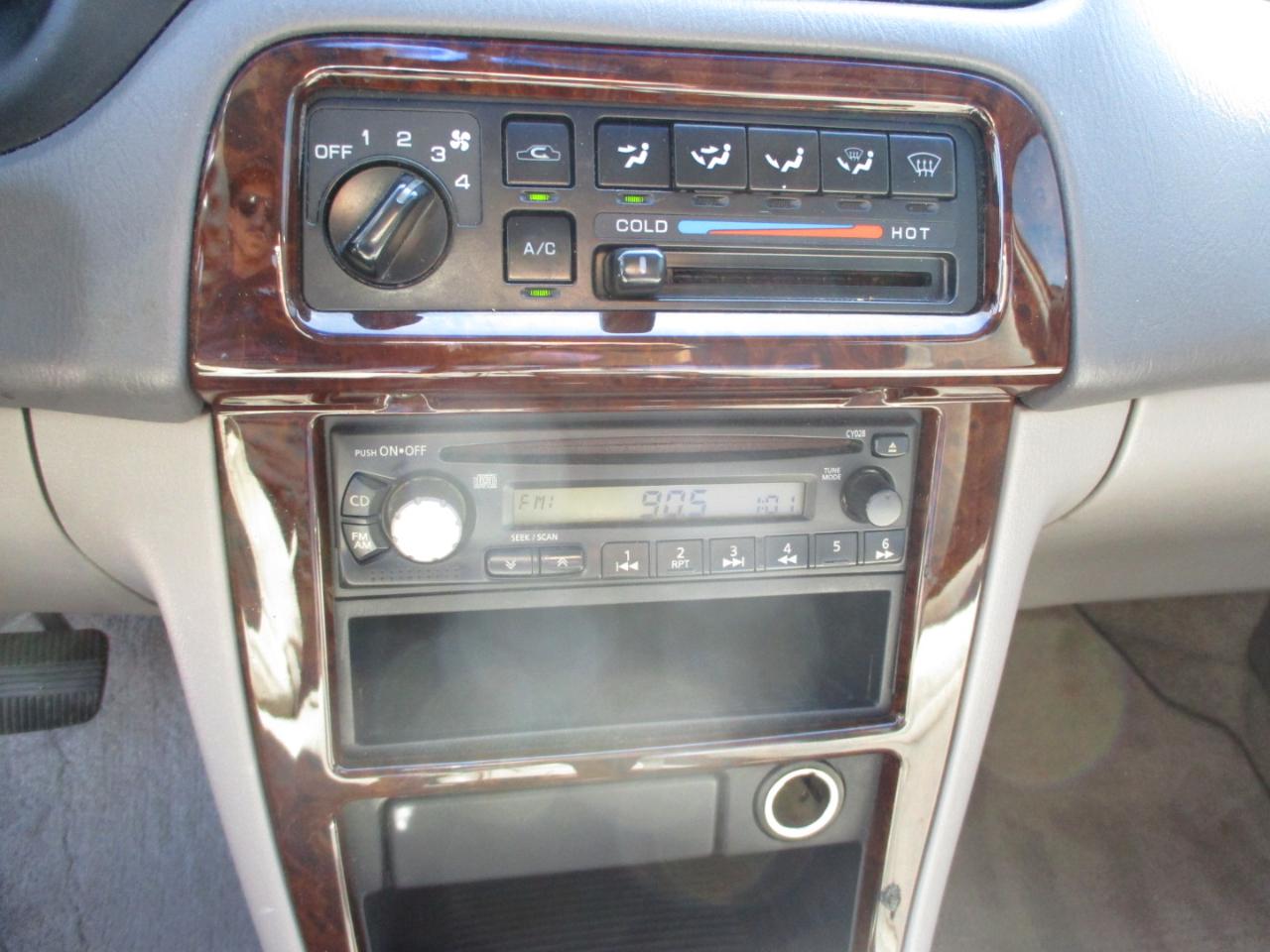 Nissan Altima 4dr Sdn GXE Auto 2001