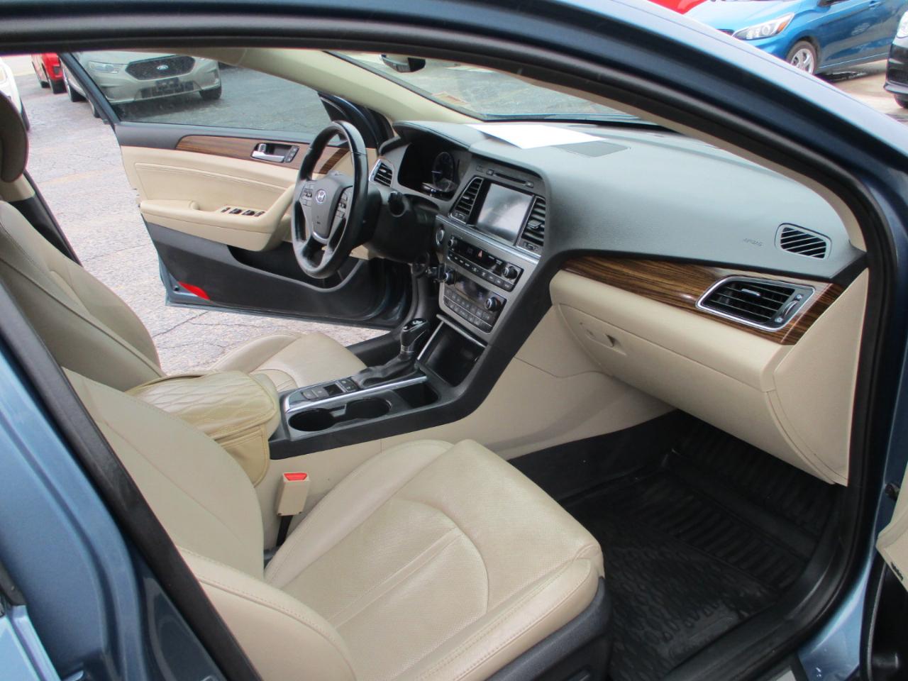 Hyundai Sonata 4dr Sdn 2.4L Limited 2016