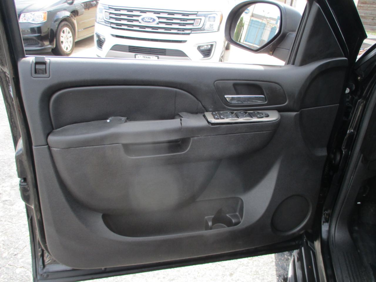 Chevrolet Tahoe  2013
