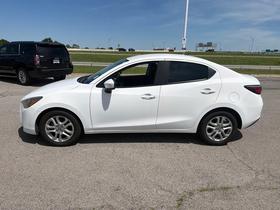 Toyota Yaris iA Auto (Natl) 2017