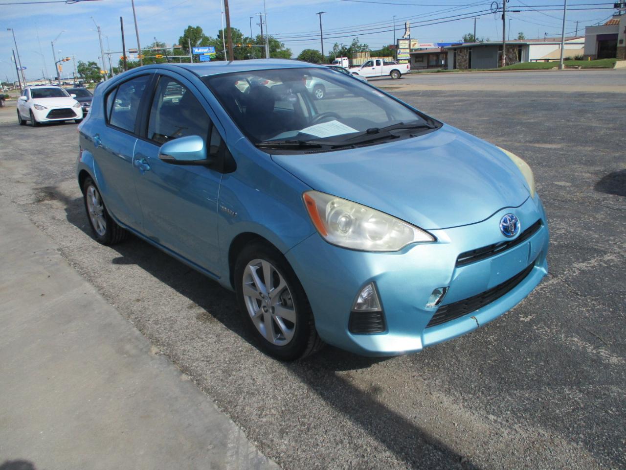 Toyota Prius c 5dr HB Three (Natl) 2012