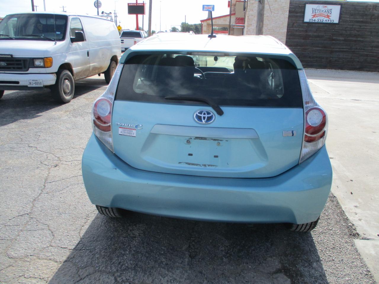 Toyota Prius c 5dr HB Three (Natl) 2012