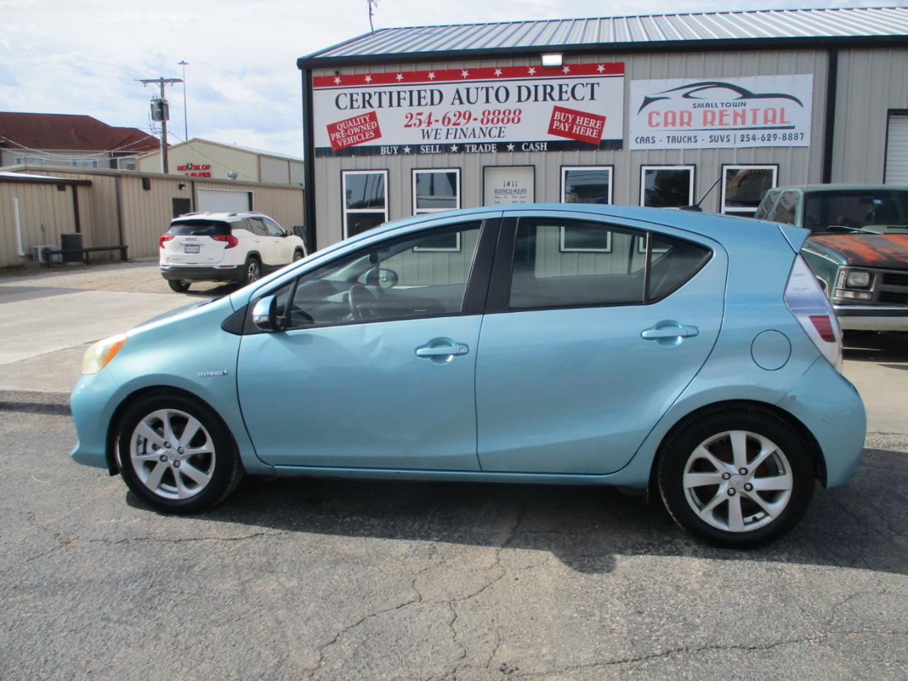 Toyota Prius c 5dr HB Three (Natl) 2012