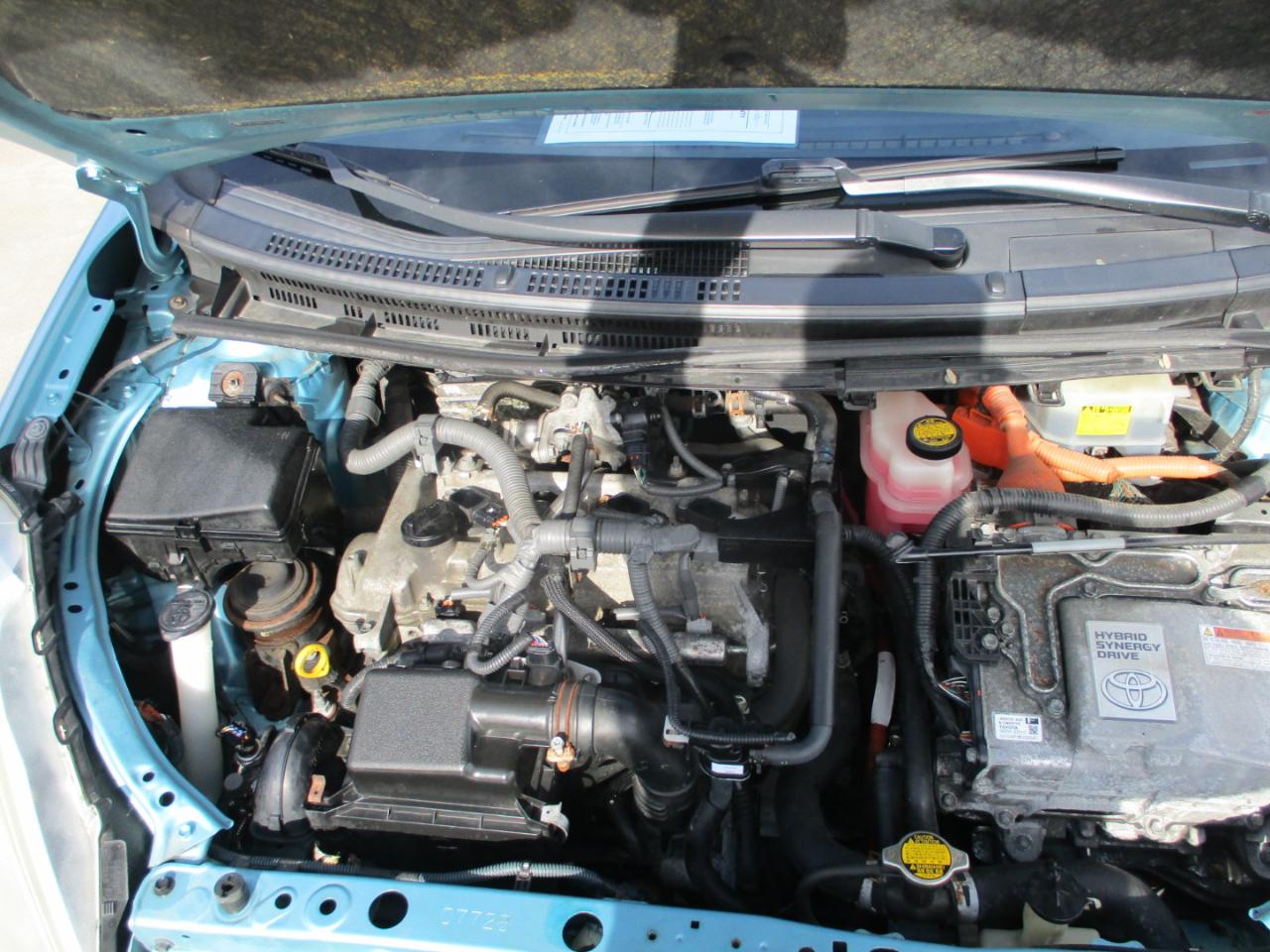 Toyota Prius c 5dr HB Three (Natl) 2012