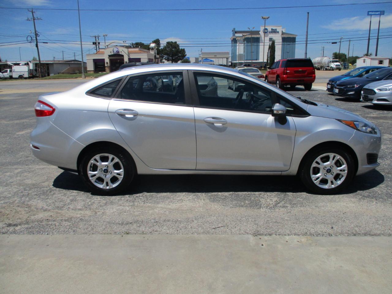 Ford Fiesta 4dr Sdn SE 2015