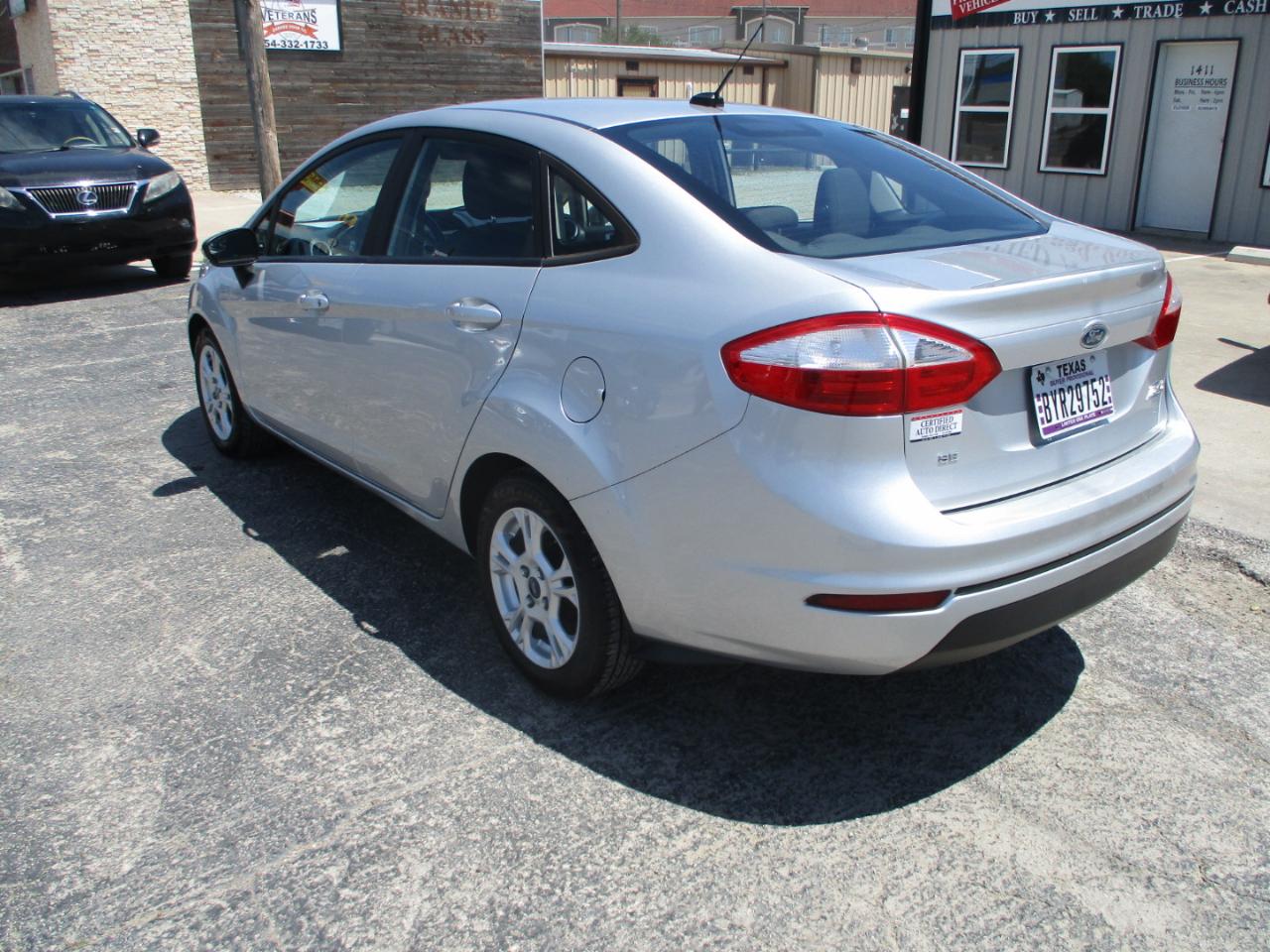 Ford Fiesta 4dr Sdn SE 2015
