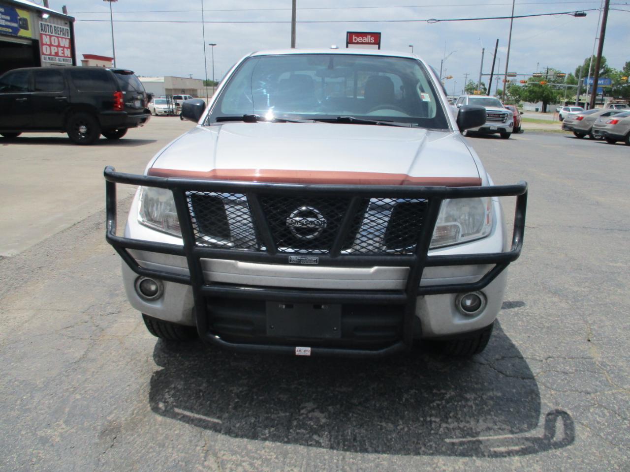 Nissan Frontier 2WD Crew Cab SWB Auto SV 2015